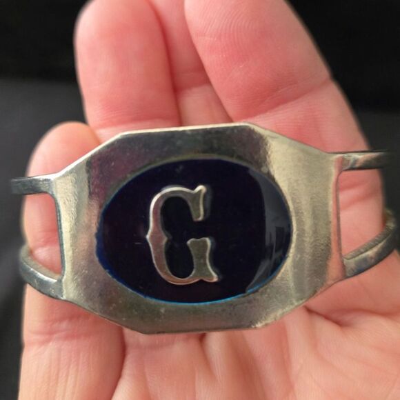 Vintage Silver Cuff Style "G" Bracelet - Picture 2 of 6